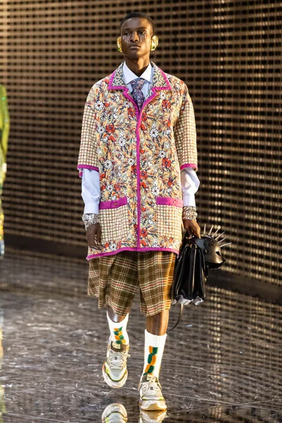 Look 37